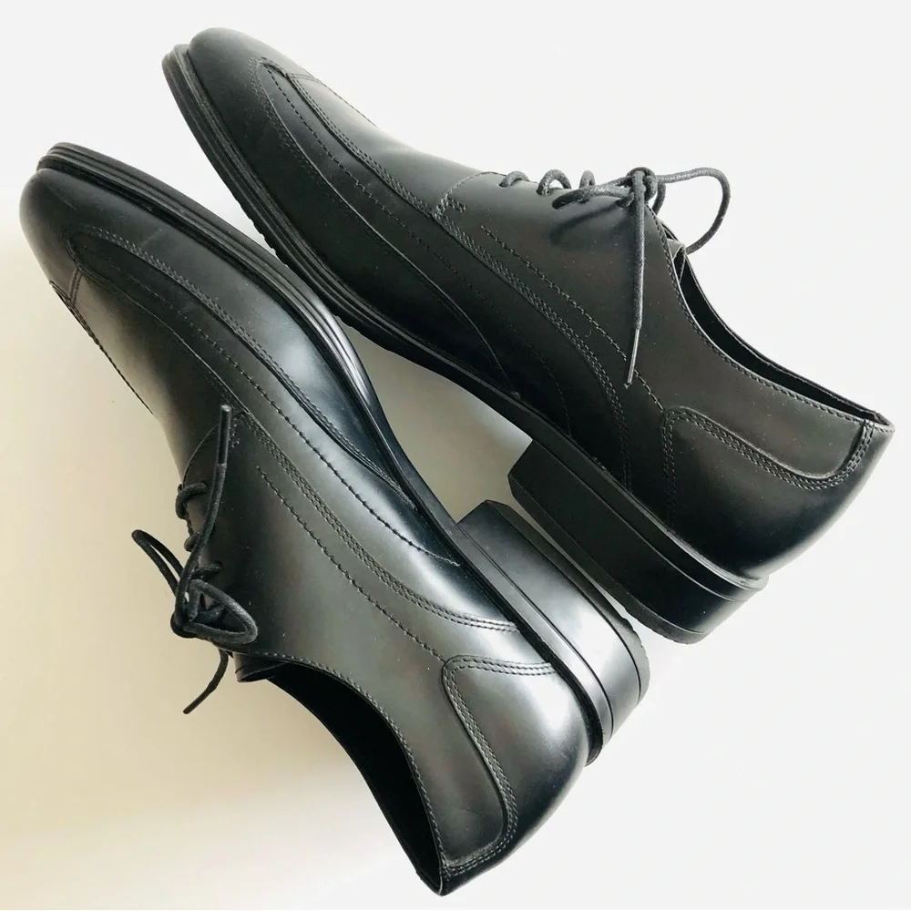 Rockport Black Leather Square Toe Oxfords